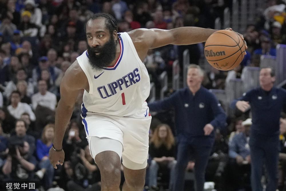 在赛后的采 在赛后的采